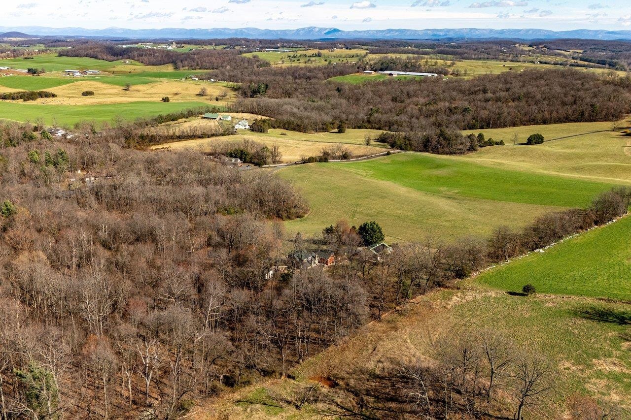 304 BIG VALLEY LN, MOUNT SOLON, Virginia 22843, 3 Bedrooms Bedrooms, ,3 BathroomsBathrooms,Residential,304 BIG VALLEY LN,675132 MLS # 675132