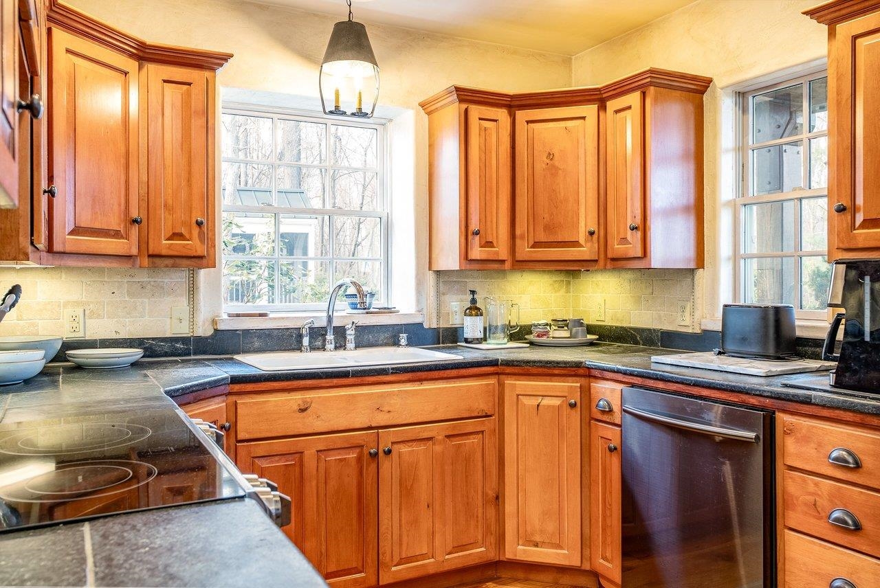 304 BIG VALLEY LN, MOUNT SOLON, Virginia 22843, 3 Bedrooms Bedrooms, ,3 BathroomsBathrooms,Residential,304 BIG VALLEY LN,675132 MLS # 675132