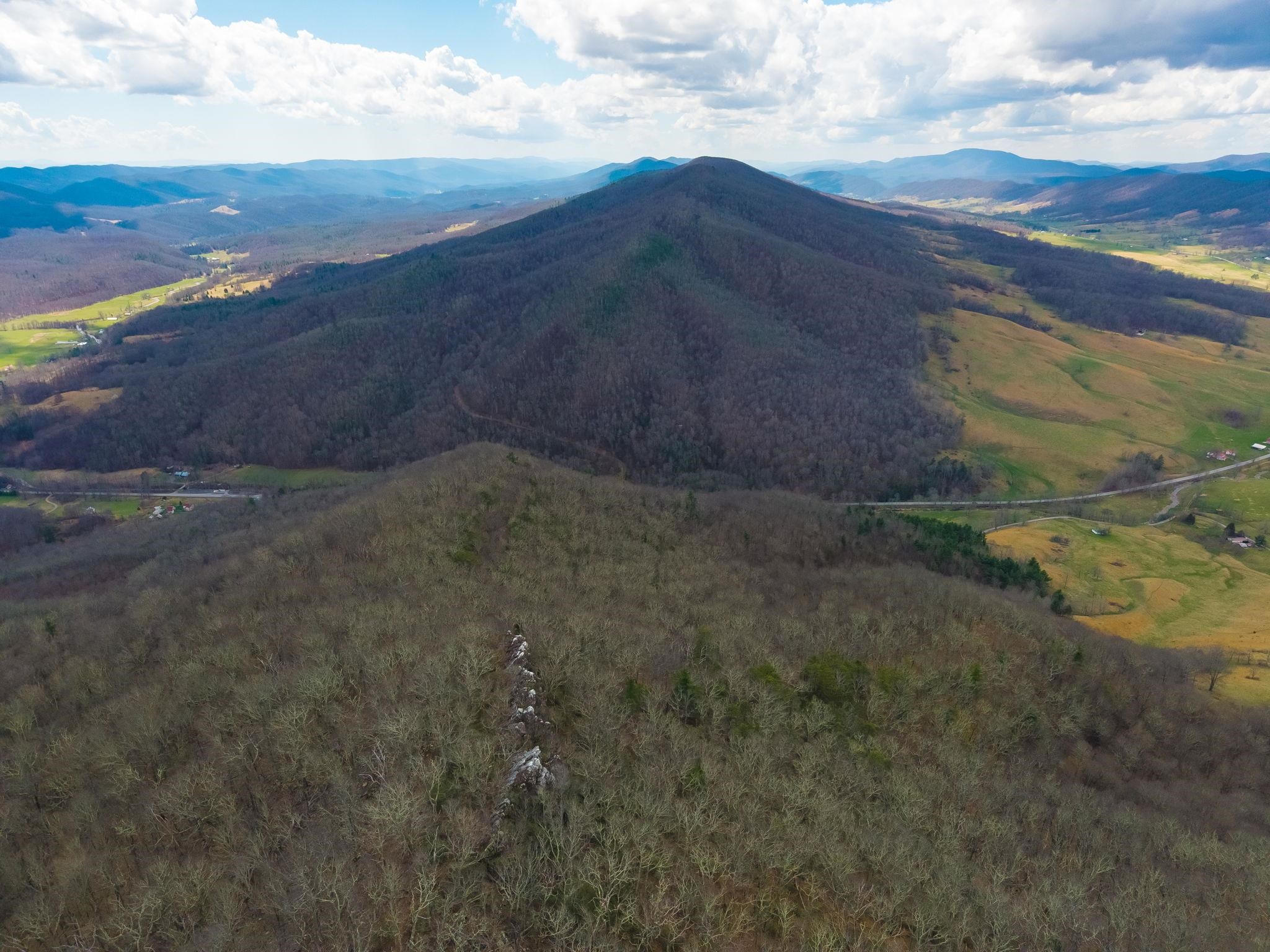 3356 JACKSON RIVER RD, MONTEREY, Virginia 24465, 3 Bedrooms Bedrooms, ,3 BathroomsBathrooms,Residential,3356 JACKSON RIVER RD,675365 MLS # 675365