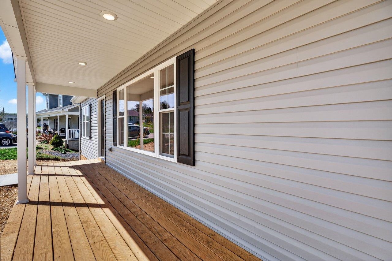 254 LOCUSTDALE LOOP, SHENANDOAH, Virginia 22849, 3 Bedrooms Bedrooms, ,2 BathroomsBathrooms,Residential,254 LOCUSTDALE LOOP,675370 MLS # 675370