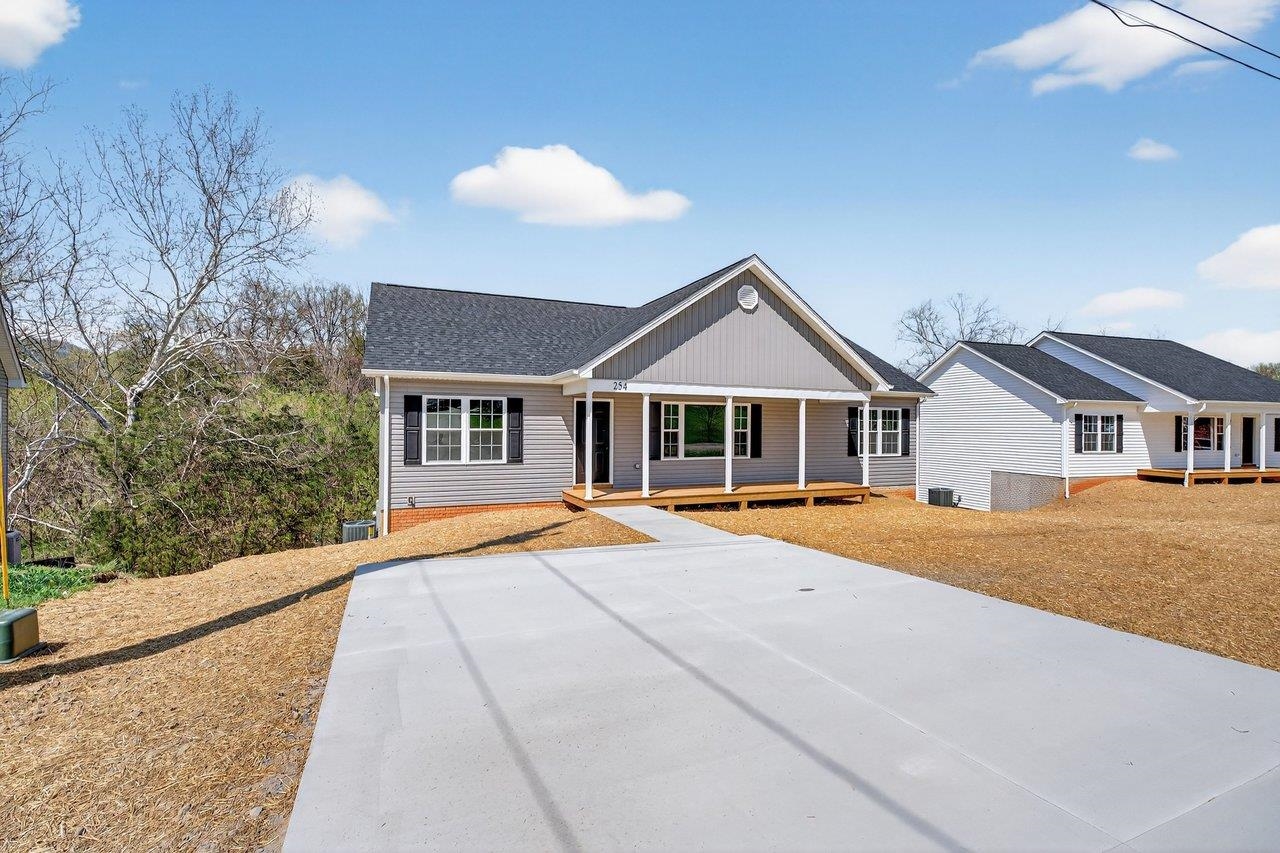 254 LOCUSTDALE LOOP, SHENANDOAH, Virginia 22849, 3 Bedrooms Bedrooms, ,2 BathroomsBathrooms,Residential,254 LOCUSTDALE LOOP,675370 MLS # 675370