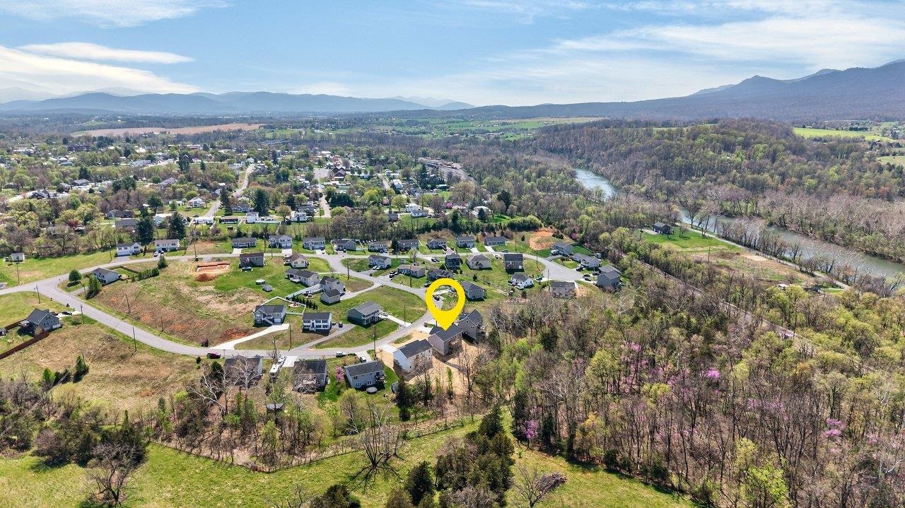 254 LOCUSTDALE LOOP, SHENANDOAH, Virginia 22849, 3 Bedrooms Bedrooms, ,2 BathroomsBathrooms,Residential,254 LOCUSTDALE LOOP,675370 MLS # 675370