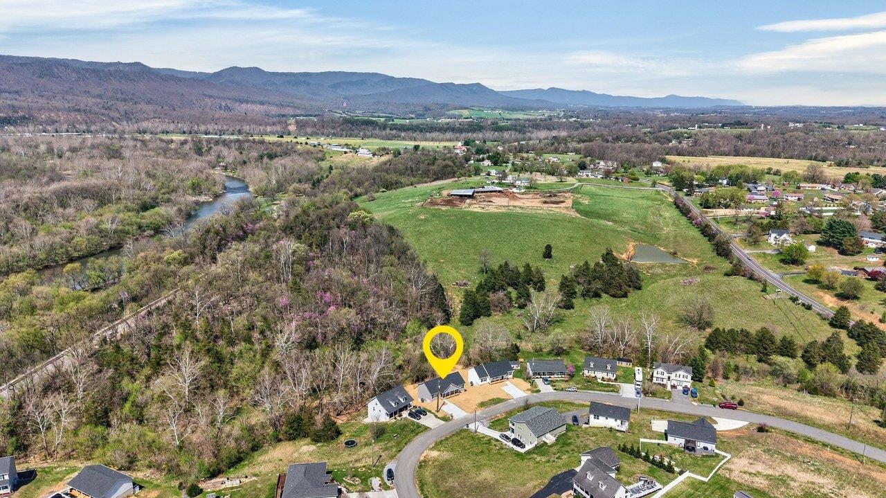 254 LOCUSTDALE LOOP, SHENANDOAH, Virginia 22849, 3 Bedrooms Bedrooms, ,2 BathroomsBathrooms,Residential,254 LOCUSTDALE LOOP,675370 MLS # 675370