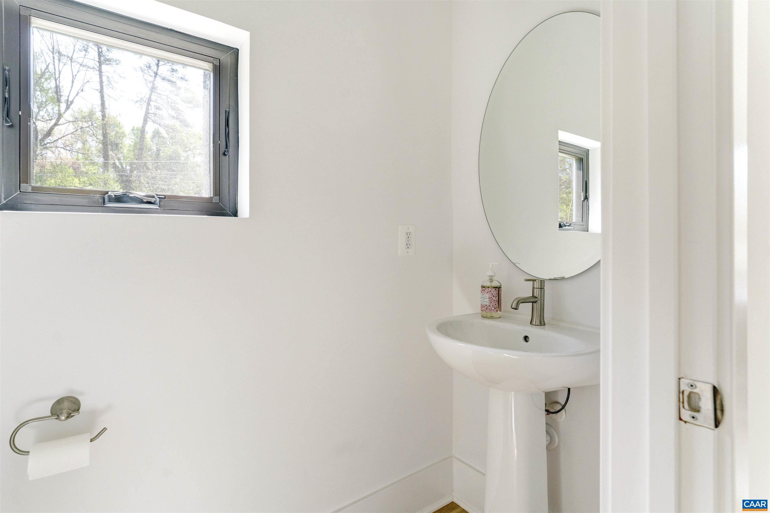 987 5TH ST SW, CHARLOTTESVILLE, Virginia 22902, 4 Bedrooms Bedrooms, ,3 BathroomsBathrooms,Residential,987 5TH ST SW,675371 MLS # 675371