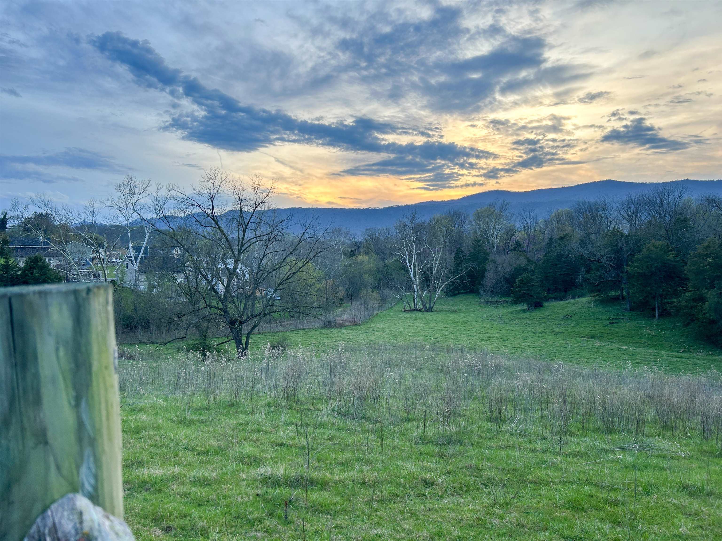 244 LOCUSTDALE LOOP, SHENANDOAH, Virginia 22849, 3 Bedrooms Bedrooms, ,2 BathroomsBathrooms,Residential,244 LOCUSTDALE LOOP,675374 MLS # 675374