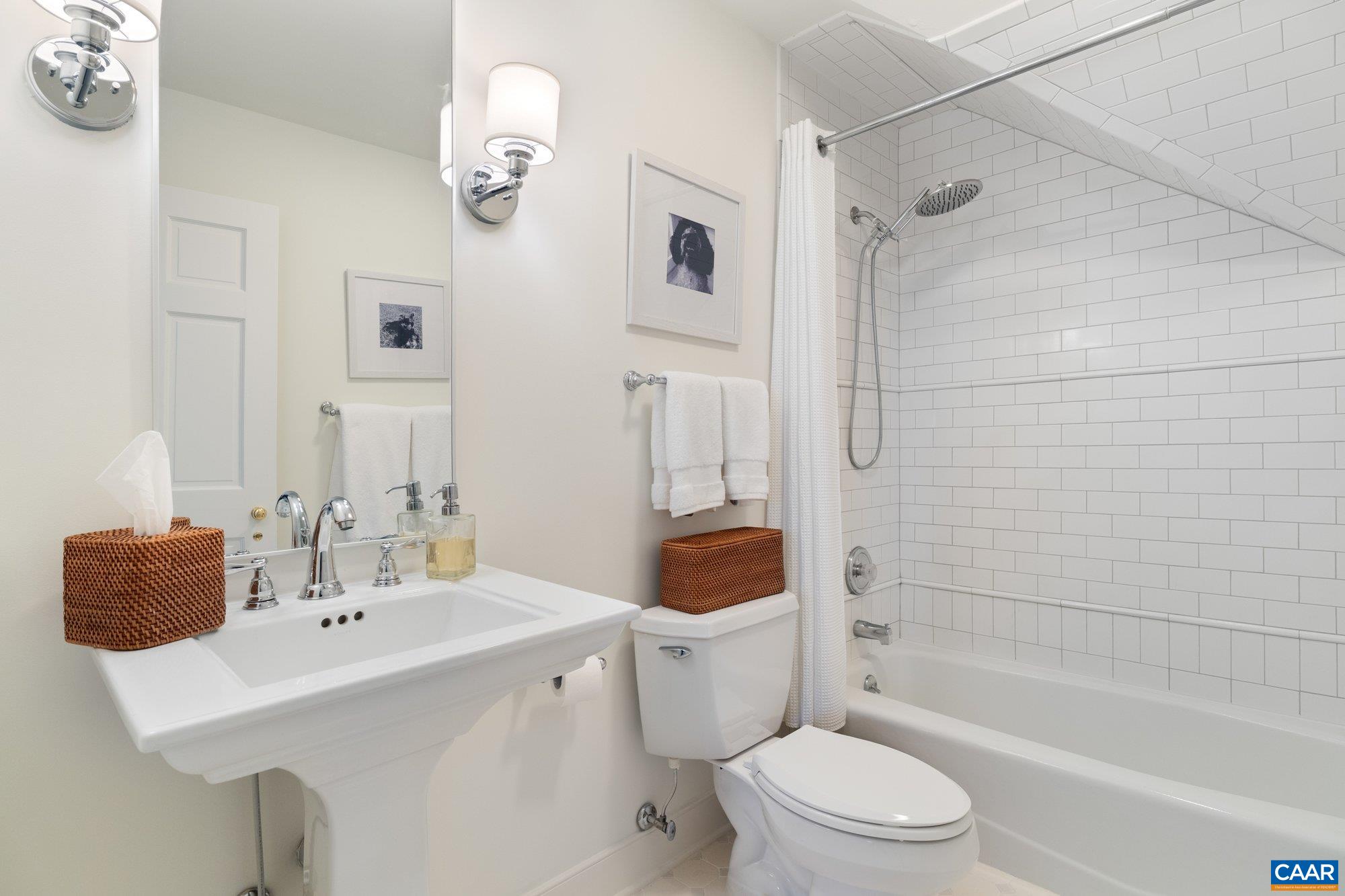 1480 GARTH GATE LN, CHARLOTTESVILLE, Virginia 22901, 4 Bedrooms Bedrooms, ,4 BathroomsBathrooms,Residential,1480 GARTH GATE LN,675375 MLS # 675375