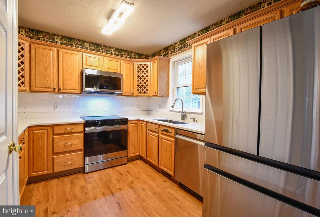 11500 DUCHESS DR, FREDERICKSBURG, Virginia 22408, 4 Bedrooms Bedrooms, ,Residential,KINGSWOOD HOA,11500 DUCHESS DR,VASP2040664 MLS # VASP2040664