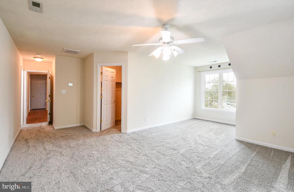 11500 DUCHESS DR, FREDERICKSBURG, Virginia 22408, 4 Bedrooms Bedrooms, ,Residential,KINGSWOOD HOA,11500 DUCHESS DR,VASP2040664 MLS # VASP2040664