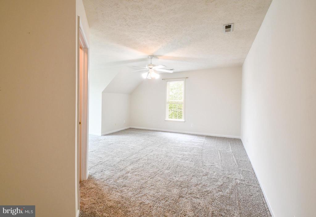 11500 DUCHESS DR, FREDERICKSBURG, Virginia 22408, 4 Bedrooms Bedrooms, ,Residential,KINGSWOOD HOA,11500 DUCHESS DR,VASP2040664 MLS # VASP2040664