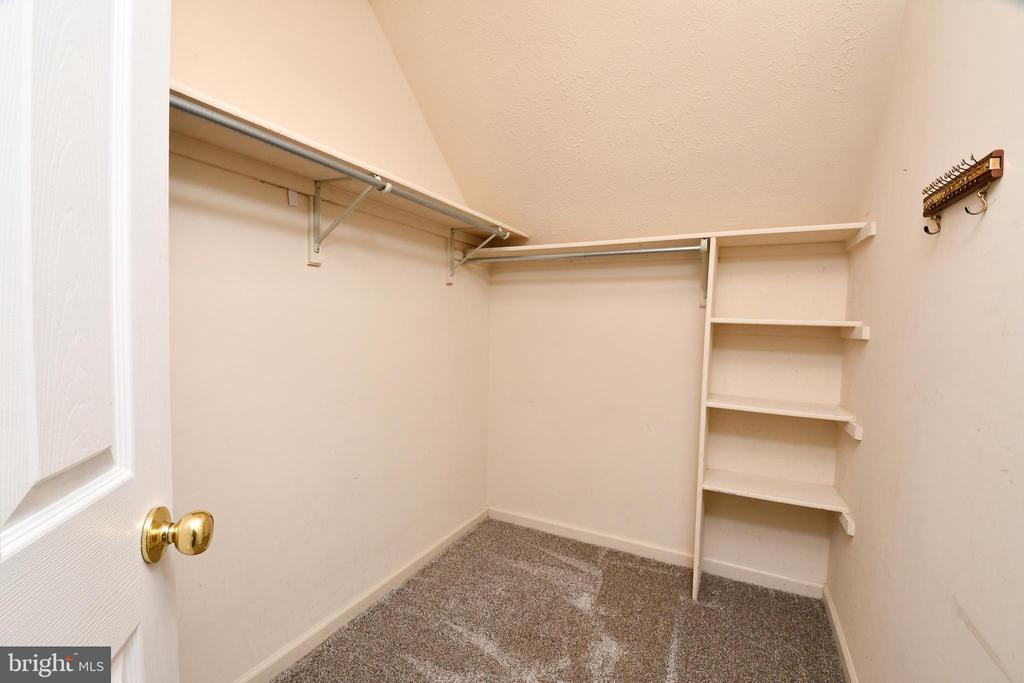 11500 DUCHESS DR, FREDERICKSBURG, Virginia 22408, 4 Bedrooms Bedrooms, ,Residential,KINGSWOOD HOA,11500 DUCHESS DR,VASP2040664 MLS # VASP2040664