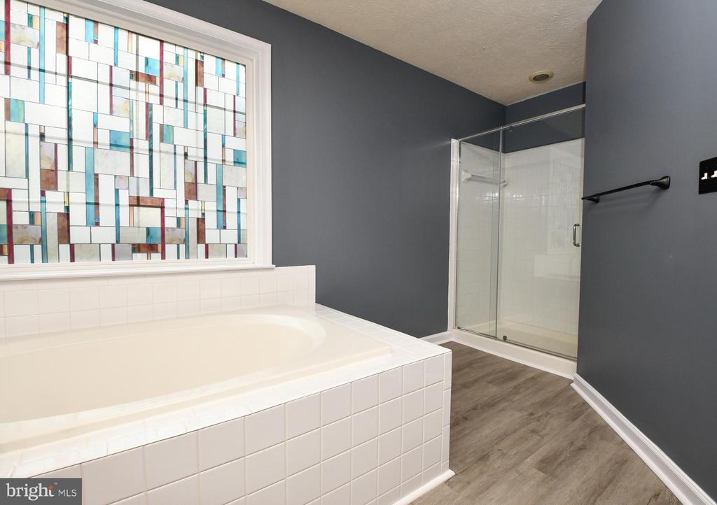 11500 DUCHESS DR, FREDERICKSBURG, Virginia 22408, 4 Bedrooms Bedrooms, ,Residential,KINGSWOOD HOA,11500 DUCHESS DR,VASP2040664 MLS # VASP2040664