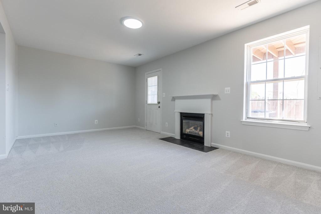 7308 WYTHEVILLE CIR, FREDERICKSBURG, Virginia 22407, 3 Bedrooms Bedrooms, ,2 BathroomsBathrooms,Residential,7308 WYTHEVILLE CIR,VASP2040636 MLS # VASP2040636