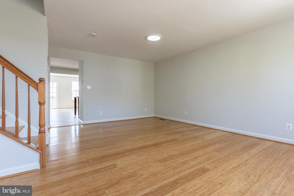 7308 WYTHEVILLE CIR, FREDERICKSBURG, Virginia 22407, 3 Bedrooms Bedrooms, ,2 BathroomsBathrooms,Residential,7308 WYTHEVILLE CIR,VASP2040636 MLS # VASP2040636