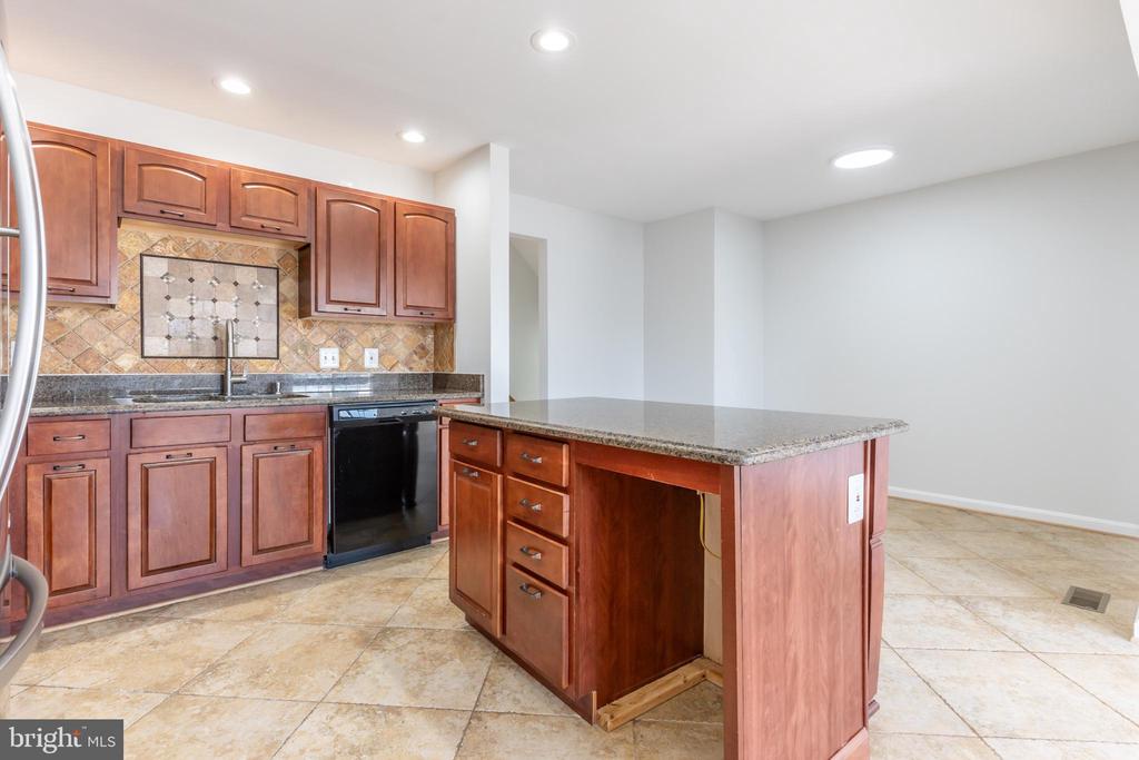 7308 WYTHEVILLE CIR, FREDERICKSBURG, Virginia 22407, 3 Bedrooms Bedrooms, ,2 BathroomsBathrooms,Residential,7308 WYTHEVILLE CIR,VASP2040636 MLS # VASP2040636