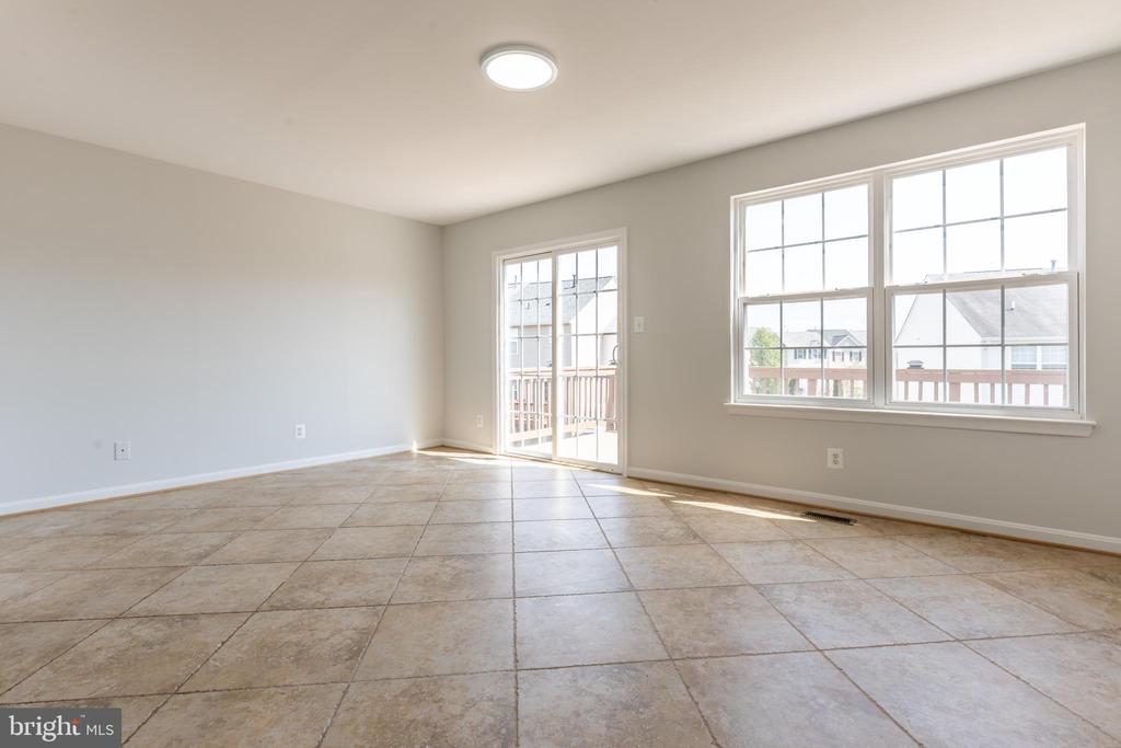 7308 WYTHEVILLE CIR, FREDERICKSBURG, Virginia 22407, 3 Bedrooms Bedrooms, ,2 BathroomsBathrooms,Residential,7308 WYTHEVILLE CIR,VASP2040636 MLS # VASP2040636