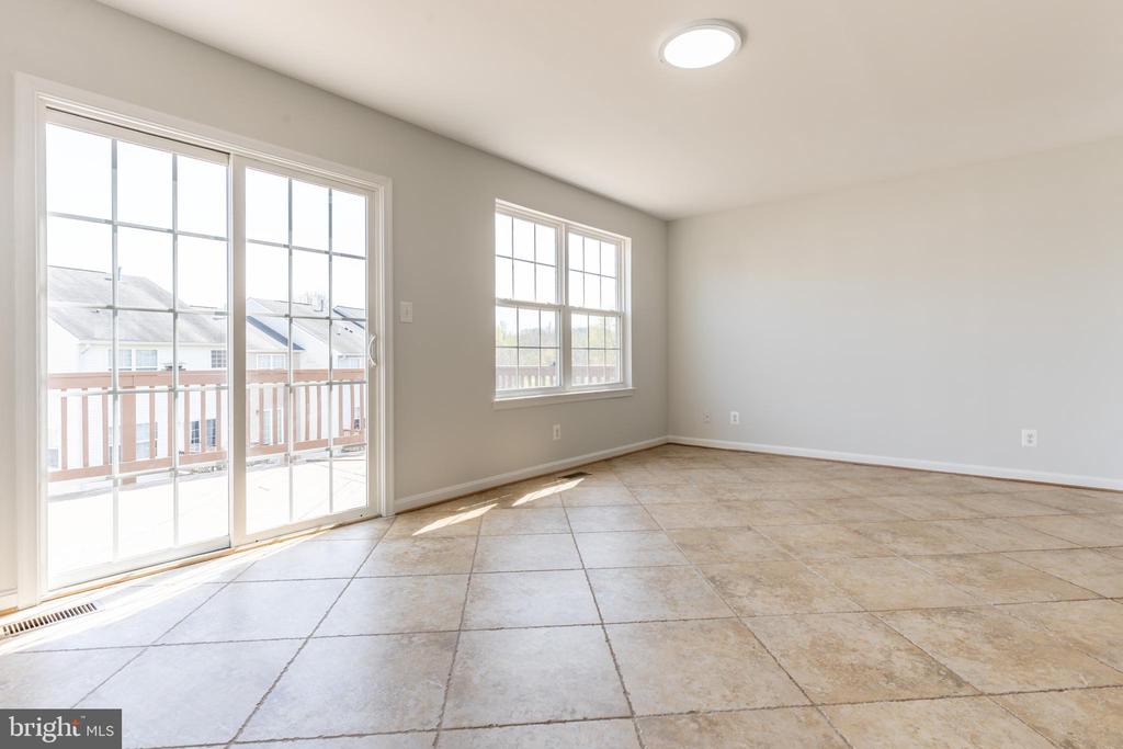 7308 WYTHEVILLE CIR, FREDERICKSBURG, Virginia 22407, 3 Bedrooms Bedrooms, ,2 BathroomsBathrooms,Residential,7308 WYTHEVILLE CIR,VASP2040636 MLS # VASP2040636