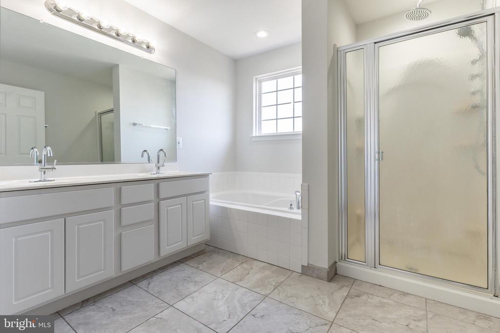 7308 WYTHEVILLE CIR, FREDERICKSBURG, Virginia 22407, 3 Bedrooms Bedrooms, ,2 BathroomsBathrooms,Residential,7308 WYTHEVILLE CIR,VASP2040636 MLS # VASP2040636