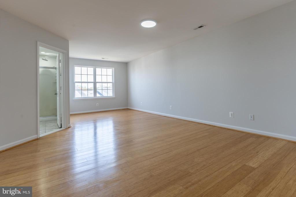 7308 WYTHEVILLE CIR, FREDERICKSBURG, Virginia 22407, 3 Bedrooms Bedrooms, ,2 BathroomsBathrooms,Residential,7308 WYTHEVILLE CIR,VASP2040636 MLS # VASP2040636