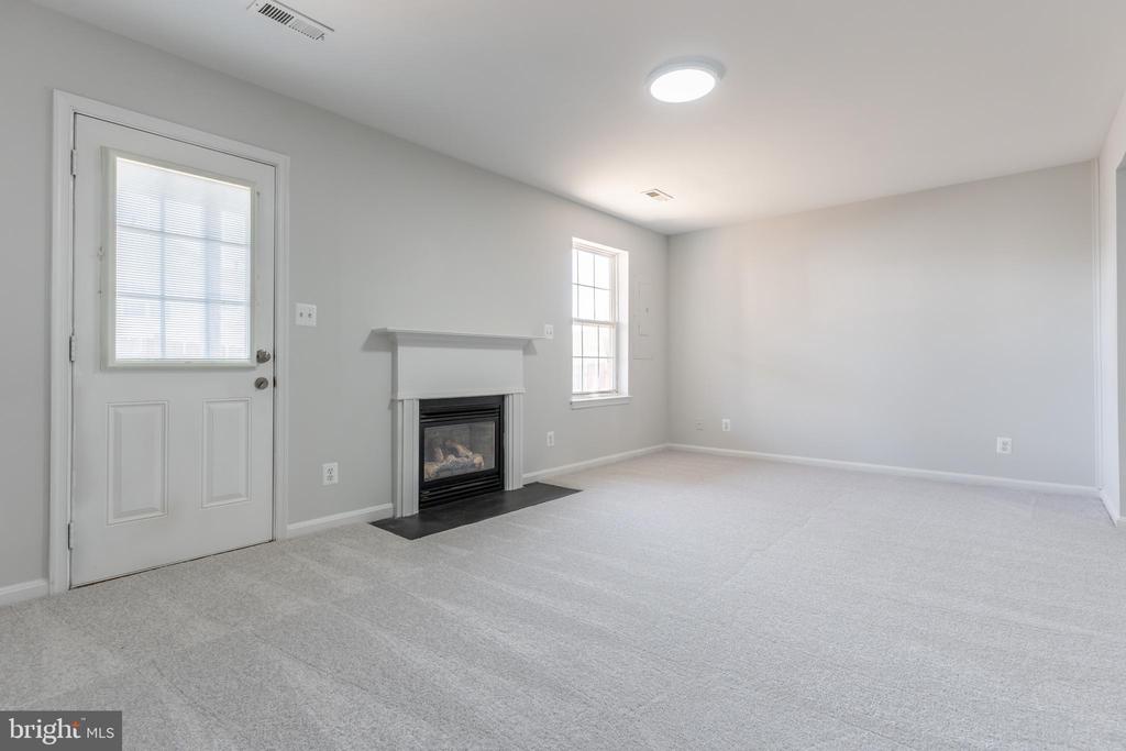 7308 WYTHEVILLE CIR, FREDERICKSBURG, Virginia 22407, 3 Bedrooms Bedrooms, ,2 BathroomsBathrooms,Residential,7308 WYTHEVILLE CIR,VASP2040636 MLS # VASP2040636