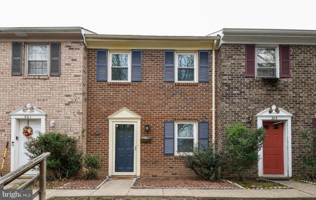 303 OLDE GREENWICH DR, FREDERICKSBURG, Virginia 22408, 3 Bedrooms Bedrooms, ,1 BathroomBathrooms,Residential,OLDE GREENWICH,303 OLDE GREENWICH DR,VASP2040676 MLS # VASP2040676