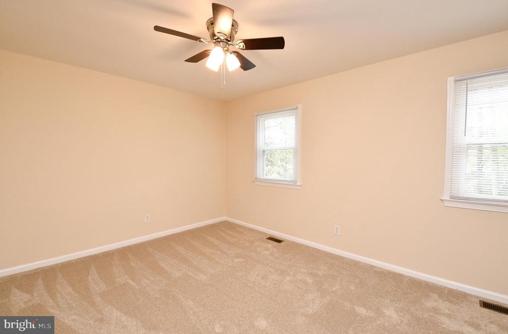 303 OLDE GREENWICH DR, FREDERICKSBURG, Virginia 22408, 3 Bedrooms Bedrooms, ,1 BathroomBathrooms,Residential,OLDE GREENWICH,303 OLDE GREENWICH DR,VASP2040676 MLS # VASP2040676