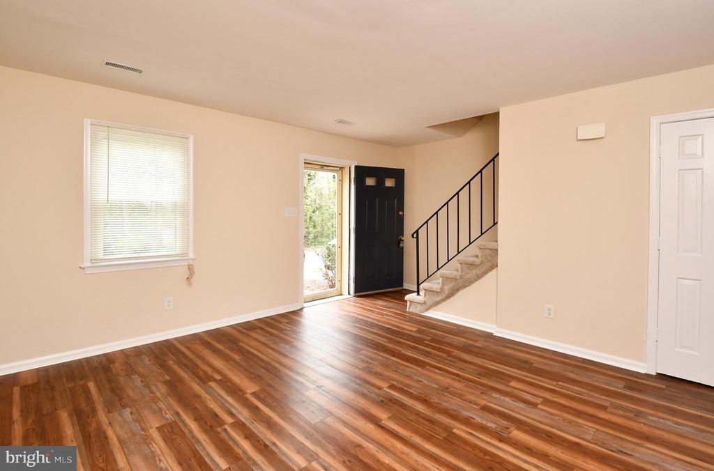 303 OLDE GREENWICH DR, FREDERICKSBURG, Virginia 22408, 3 Bedrooms Bedrooms, ,1 BathroomBathrooms,Residential,OLDE GREENWICH,303 OLDE GREENWICH DR,VASP2040676 MLS # VASP2040676