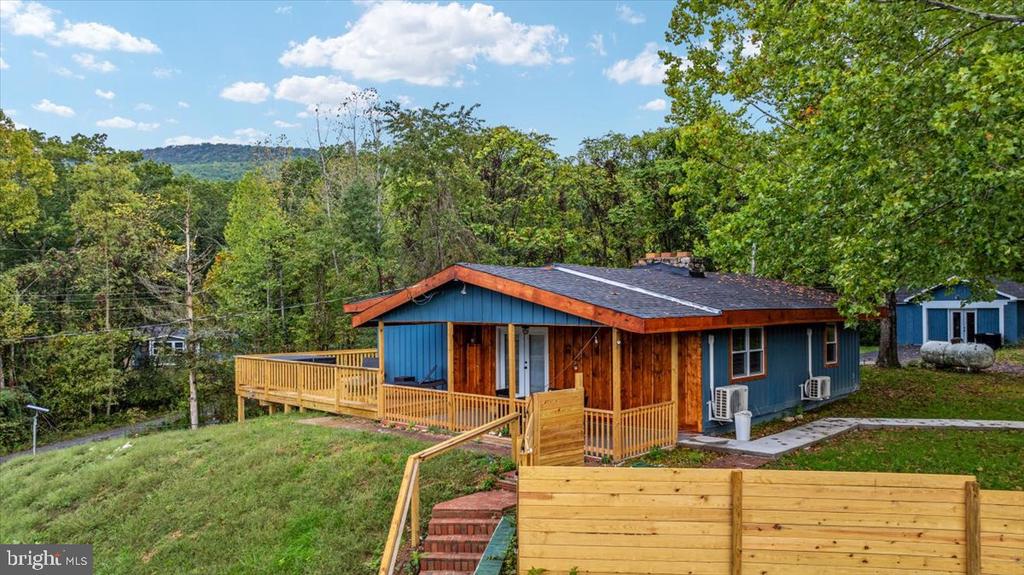 319 LAKE DR, LURAY, Virginia 22835, 3 Bedrooms Bedrooms, ,2 BathroomsBathrooms,Residential,319 LAKE DR,VAPA2006266 MLS # VAPA2006266