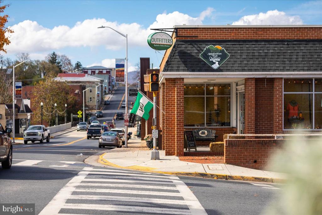 319 LAKE DR, LURAY, Virginia 22835, 3 Bedrooms Bedrooms, ,2 BathroomsBathrooms,Residential,319 LAKE DR,VAPA2006266 MLS # VAPA2006266