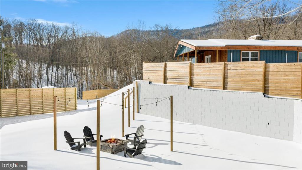 319 LAKE DR, LURAY, Virginia 22835, 3 Bedrooms Bedrooms, ,2 BathroomsBathrooms,Residential,319 LAKE DR,VAPA2006266 MLS # VAPA2006266