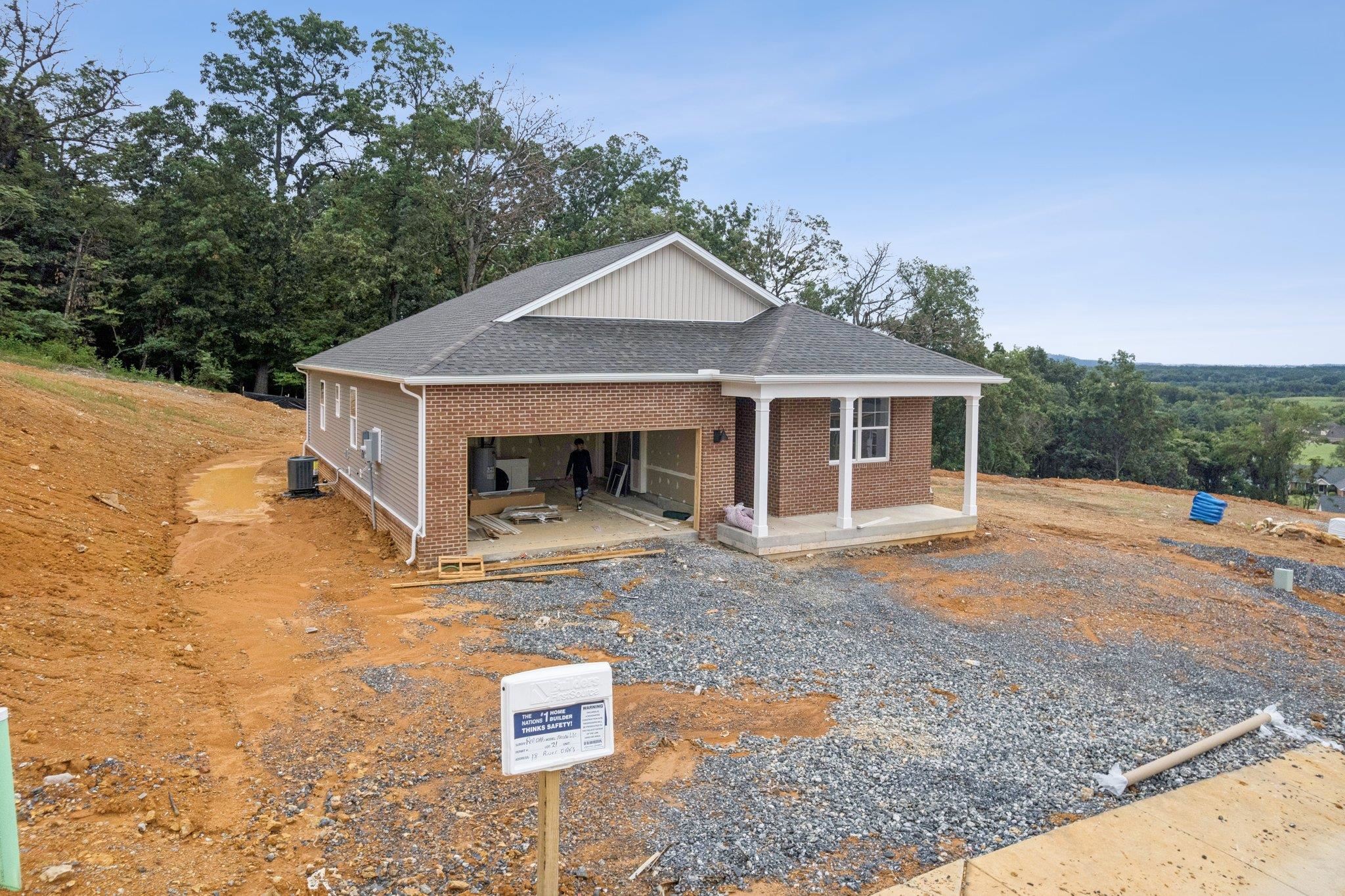 14 RIVER OAK DR, STAUNTON, Virginia 24401, 4 Bedrooms Bedrooms, ,2 BathroomsBathrooms,Residential,14 RIVER OAK DR,675380 MLS # 675380