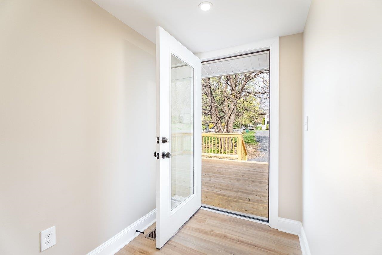 113 S MAIN ST, MOUNT CRAWFORD, Virginia 22841, 3 Bedrooms Bedrooms, ,3 BathroomsBathrooms,Residential,113 S MAIN ST,675381 MLS # 675381