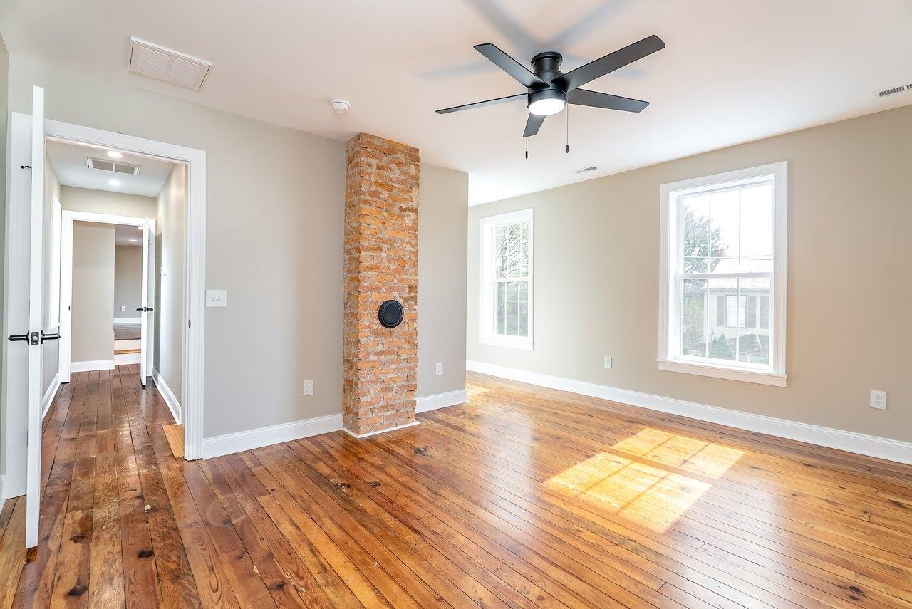 113 S MAIN ST, MOUNT CRAWFORD, Virginia 22841, 3 Bedrooms Bedrooms, ,3 BathroomsBathrooms,Residential,113 S MAIN ST,675381 MLS # 675381