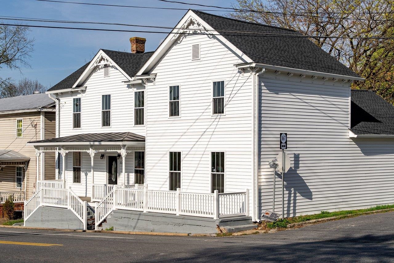 113 S MAIN ST, MOUNT CRAWFORD, Virginia 22841, 3 Bedrooms Bedrooms, ,3 BathroomsBathrooms,Residential,113 S MAIN ST,675381 MLS # 675381