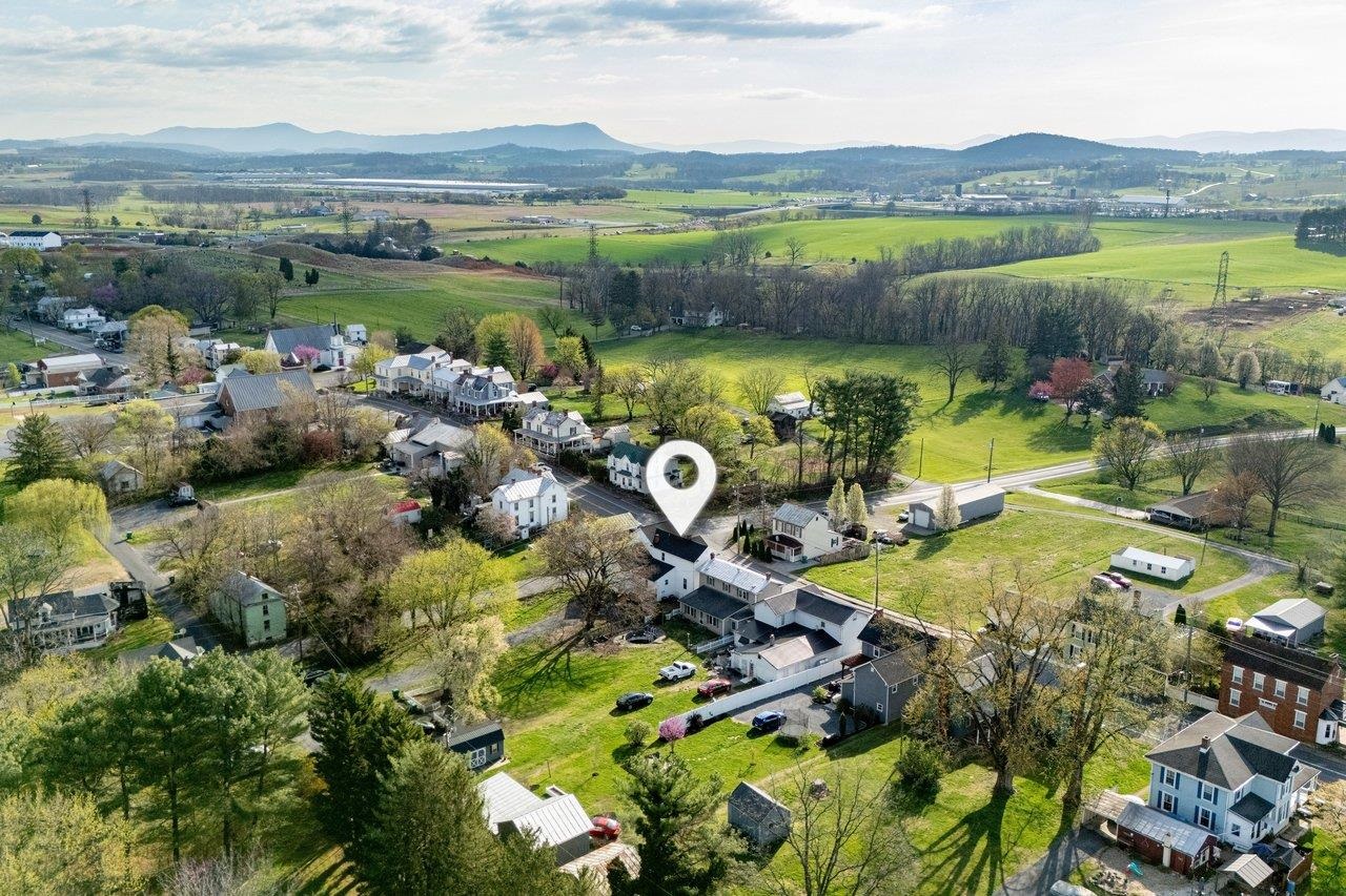 113 S MAIN ST, MOUNT CRAWFORD, Virginia 22841, 3 Bedrooms Bedrooms, ,3 BathroomsBathrooms,Residential,113 S MAIN ST,675381 MLS # 675381