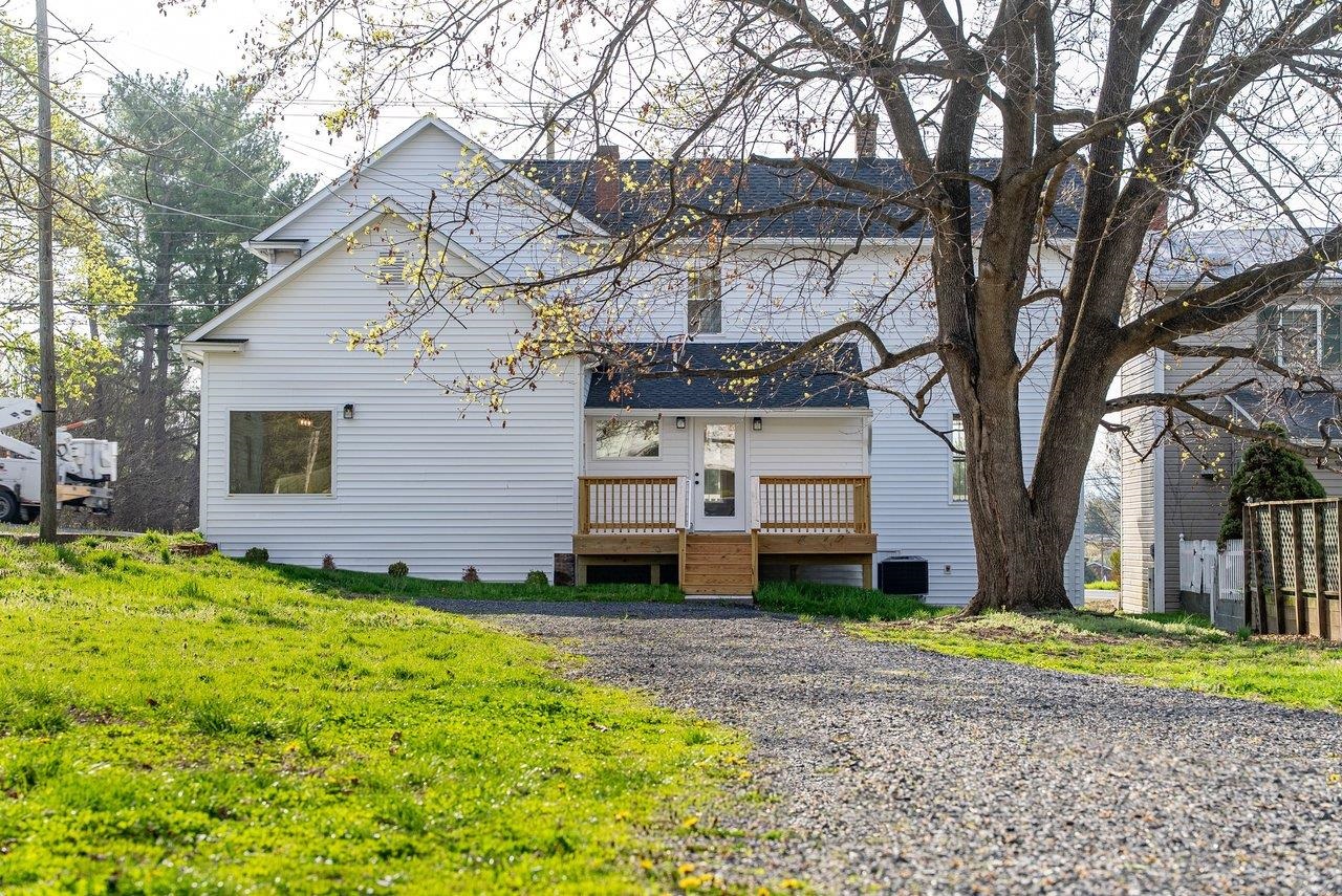 113 S MAIN ST, MOUNT CRAWFORD, Virginia 22841, 3 Bedrooms Bedrooms, ,3 BathroomsBathrooms,Residential,113 S MAIN ST,675381 MLS # 675381