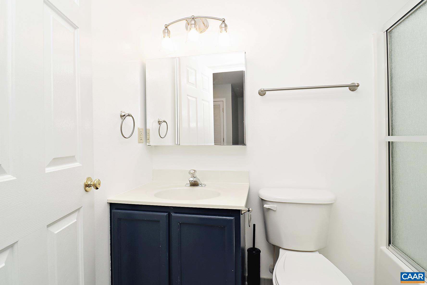 118 HARTFORD CT, CHARLOTTESVILLE, Virginia 22902, 3 Bedrooms Bedrooms, ,2 BathroomsBathrooms,Residential,118 HARTFORD CT,675384 MLS # 675384