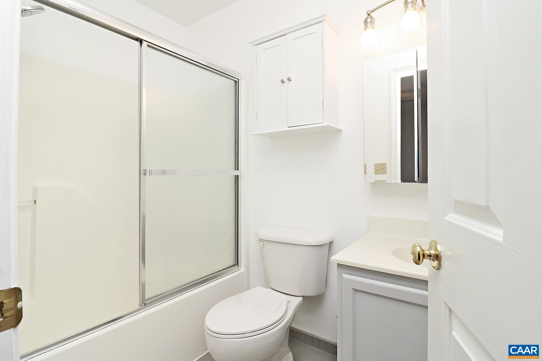 118 HARTFORD CT, CHARLOTTESVILLE, Virginia 22902, 3 Bedrooms Bedrooms, ,2 BathroomsBathrooms,Residential,118 HARTFORD CT,675384 MLS # 675384