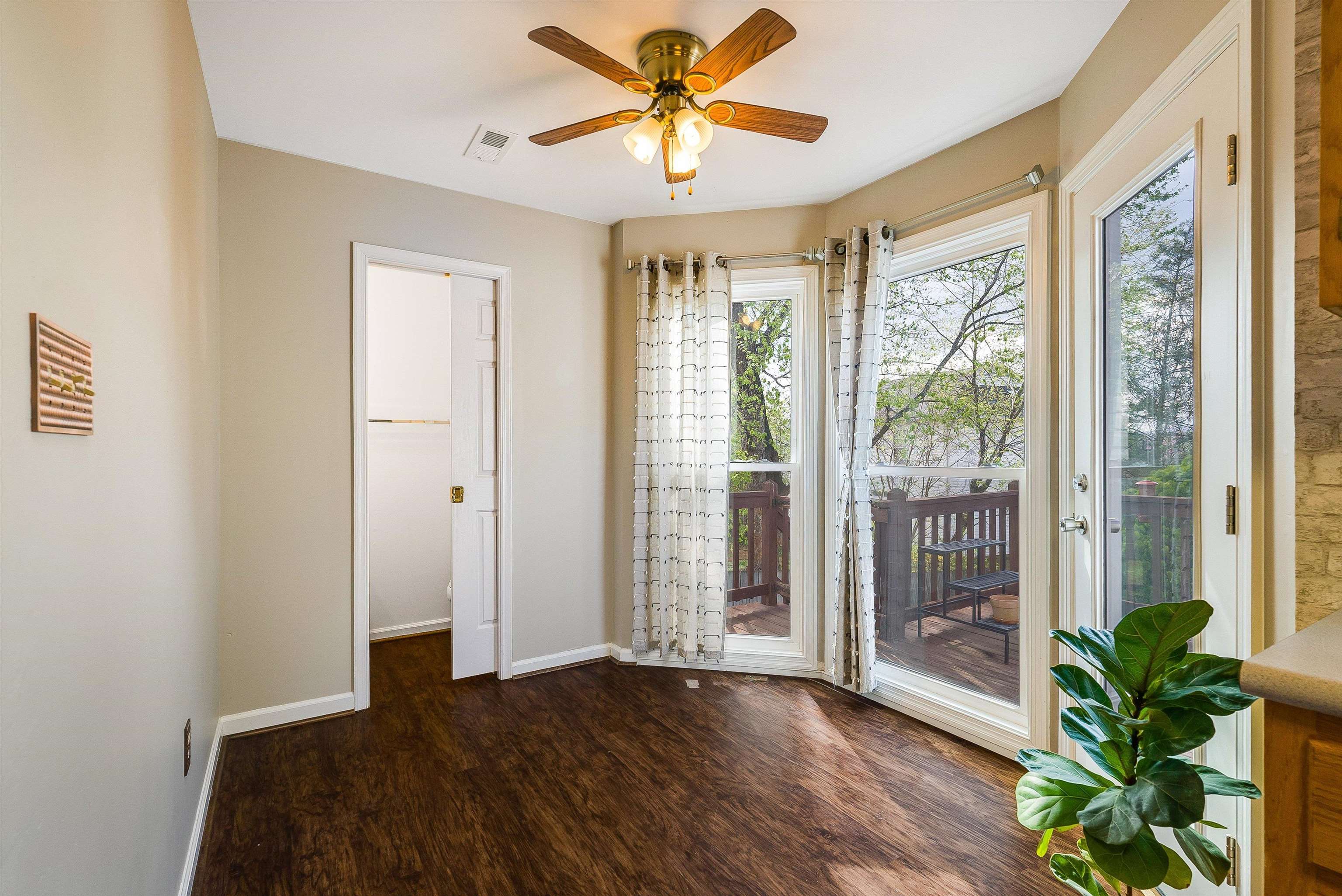 4620 BRIARWOOD DR, CHARLOTTESVILLE, Virginia 22911, 3 Bedrooms Bedrooms, ,3 BathroomsBathrooms,Residential,4620 BRIARWOOD DR,675388 MLS # 675388