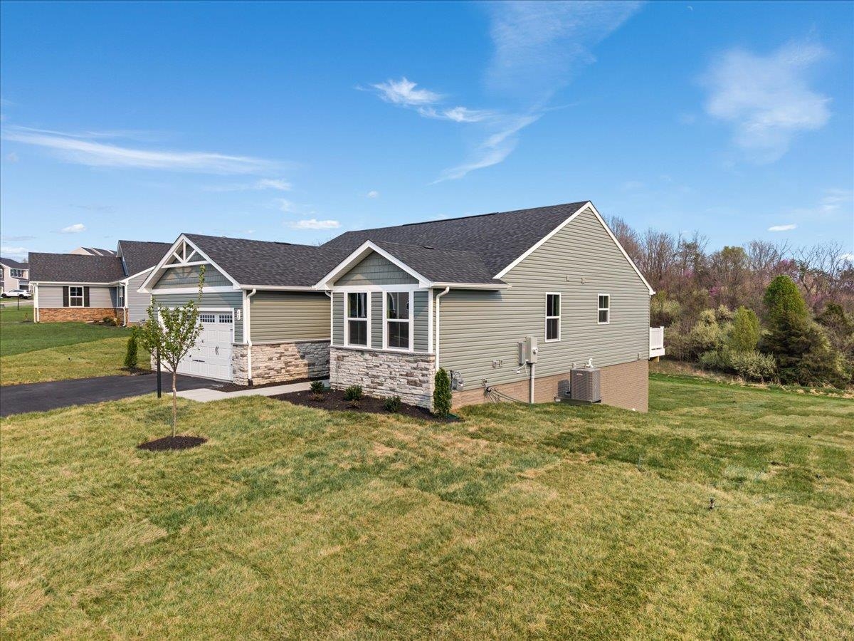 42 MONTVUE DR, FISHERSVILLE, Virginia 22939, 3 Bedrooms Bedrooms, ,2 BathroomsBathrooms,Residential,42 MONTVUE DR,675389 MLS # 675389