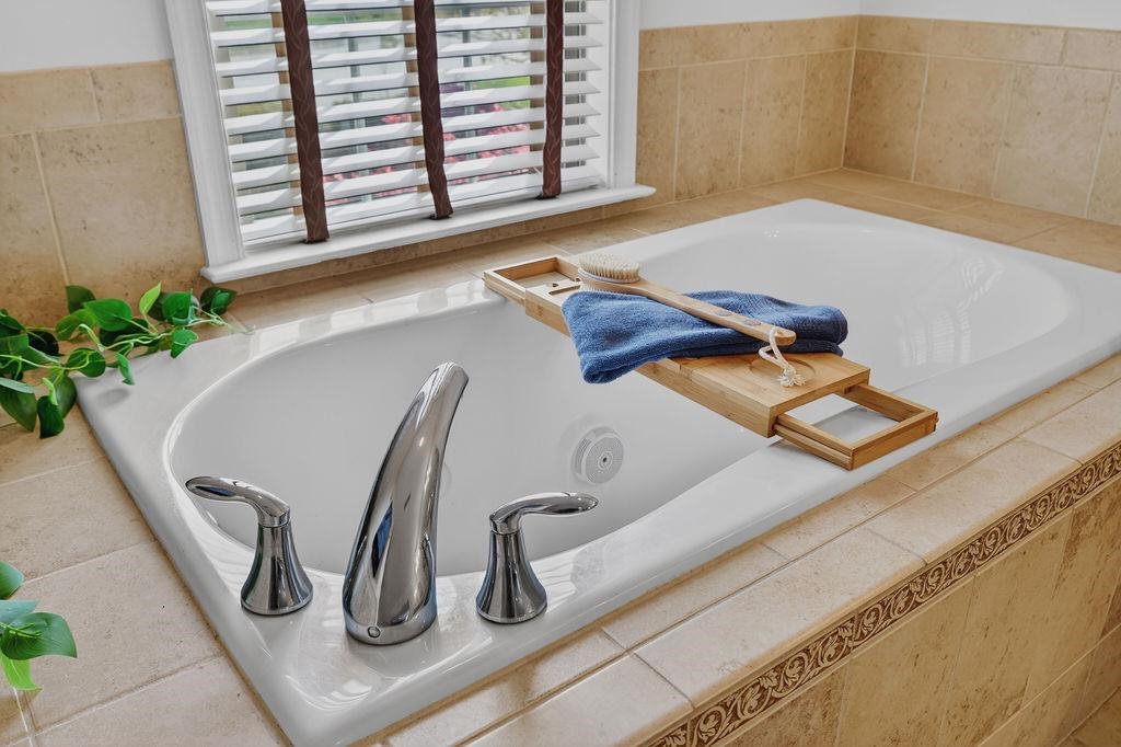 208 CLAYBROOK DR, WAYNESBORO, Virginia 22980, 6 Bedrooms Bedrooms, ,3 BathroomsBathrooms,Residential,208 CLAYBROOK DR,675390 MLS # 675390