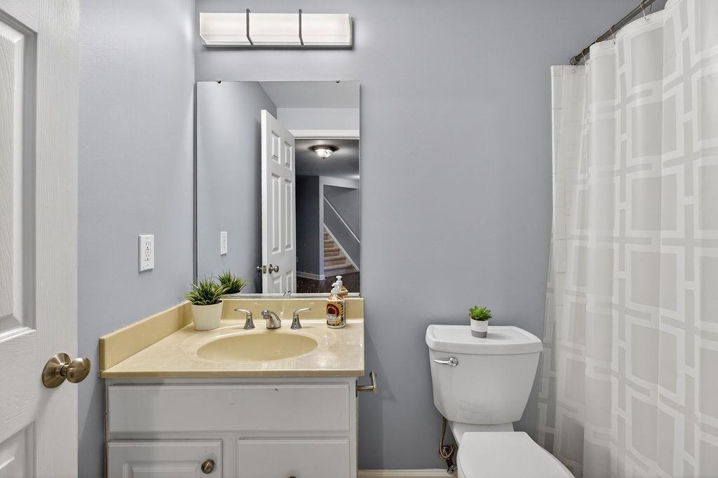 208 CLAYBROOK DR, WAYNESBORO, Virginia 22980, 6 Bedrooms Bedrooms, ,3 BathroomsBathrooms,Residential,208 CLAYBROOK DR,675390 MLS # 675390