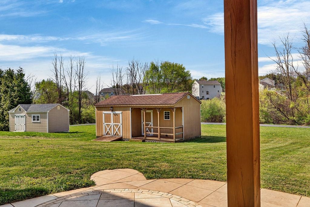 208 CLAYBROOK DR, WAYNESBORO, Virginia 22980, 6 Bedrooms Bedrooms, ,3 BathroomsBathrooms,Residential,208 CLAYBROOK DR,675390 MLS # 675390