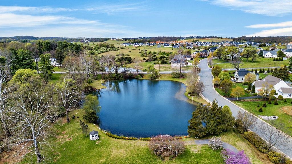 208 CLAYBROOK DR, WAYNESBORO, Virginia 22980, 6 Bedrooms Bedrooms, ,3 BathroomsBathrooms,Residential,208 CLAYBROOK DR,675390 MLS # 675390