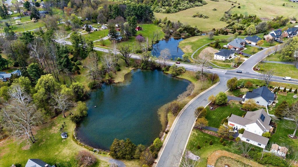 208 CLAYBROOK DR, WAYNESBORO, Virginia 22980, 6 Bedrooms Bedrooms, ,3 BathroomsBathrooms,Residential,208 CLAYBROOK DR,675390 MLS # 675390