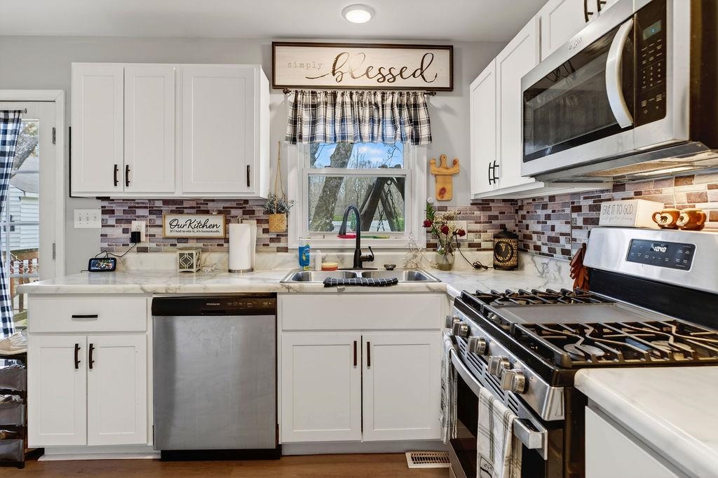 345 LAKE DR, CRIMORA, Virginia 24431, 3 Bedrooms Bedrooms, ,2 BathroomsBathrooms,Residential,345 LAKE DR,675392 MLS # 675392