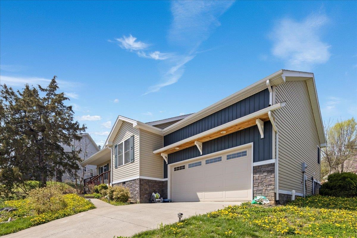 4001 BUCK RUN CT, ROCKINGHAM, Virginia 22801, 3 Bedrooms Bedrooms, ,2 BathroomsBathrooms,Residential,4001 BUCK RUN CT,675404 MLS # 675404