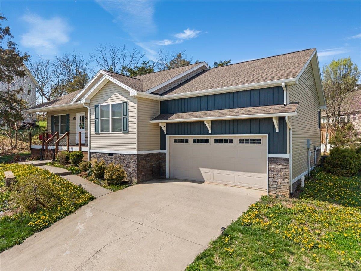 4001 BUCK RUN CT, ROCKINGHAM, Virginia 22801, 3 Bedrooms Bedrooms, ,2 BathroomsBathrooms,Residential,4001 BUCK RUN CT,675404 MLS # 675404