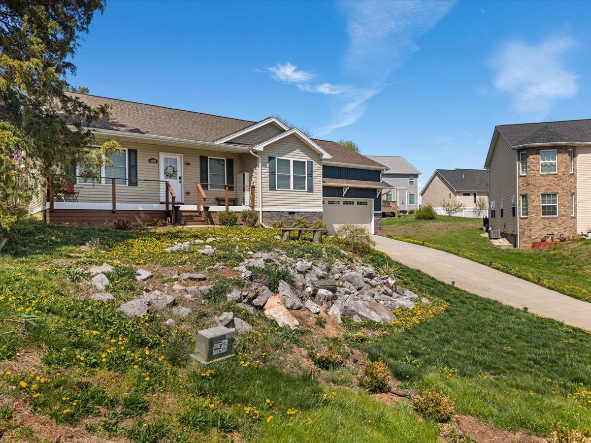 4001 BUCK RUN CT, ROCKINGHAM, Virginia 22801, 3 Bedrooms Bedrooms, ,2 BathroomsBathrooms,Residential,4001 BUCK RUN CT,675404 MLS # 675404