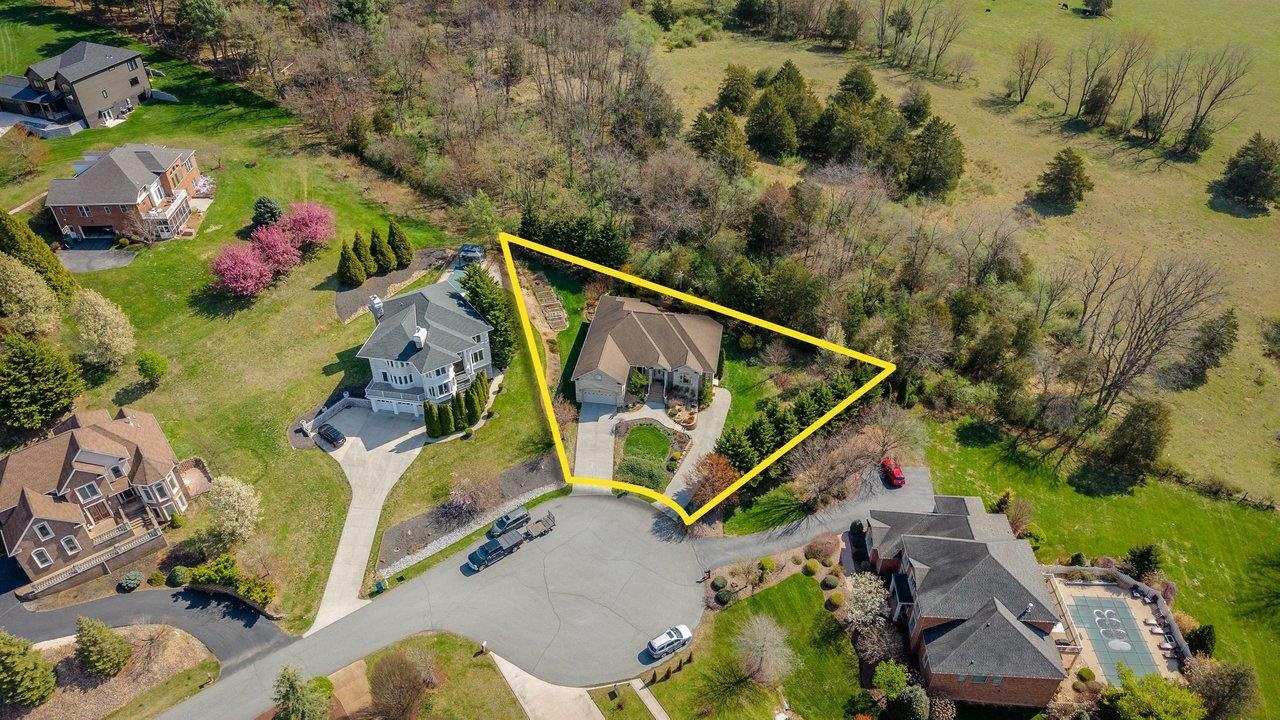 4270 AJAX CT, ROCKINGHAM, Virginia 22801, 5 Bedrooms Bedrooms, ,4 BathroomsBathrooms,Residential,4270 AJAX CT,675405 MLS # 675405 4270 AJAX CT, ROCKINGHAM, Virginia 22801, 5 Bedrooms Bedrooms, ,4 BathroomsBathrooms,Residential,4270 AJAX CT,675405 MLS # 675405