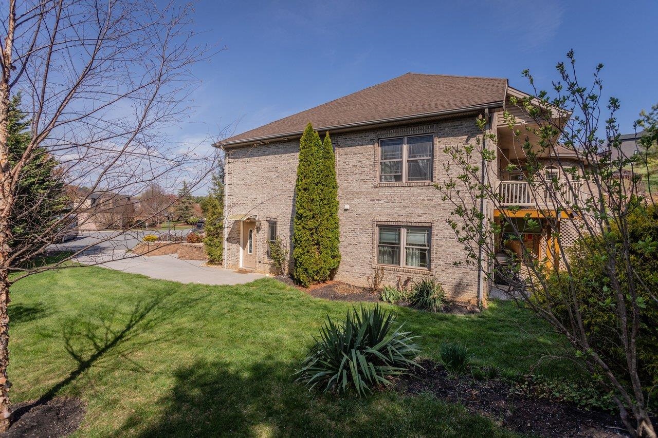 4270 AJAX CT, ROCKINGHAM, Virginia 22801, 5 Bedrooms Bedrooms, ,4 BathroomsBathrooms,Residential,4270 AJAX CT,675405 MLS # 675405 4270 AJAX CT, ROCKINGHAM, Virginia 22801, 5 Bedrooms Bedrooms, ,4 BathroomsBathrooms,Residential,4270 AJAX CT,675405 MLS # 675405